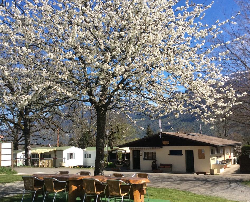 Camping Le Verger Fleuri Lathuile Extérieur photo
